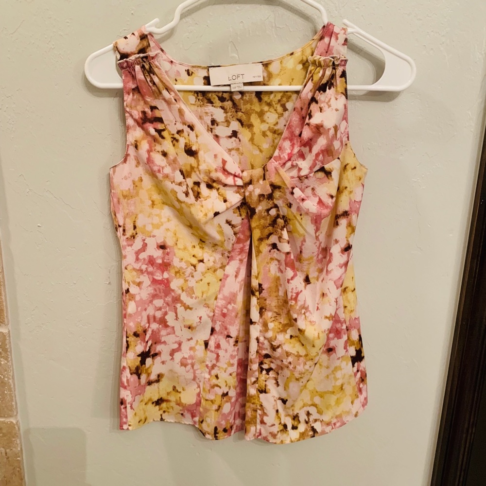 Multicolored sleeveless blouse